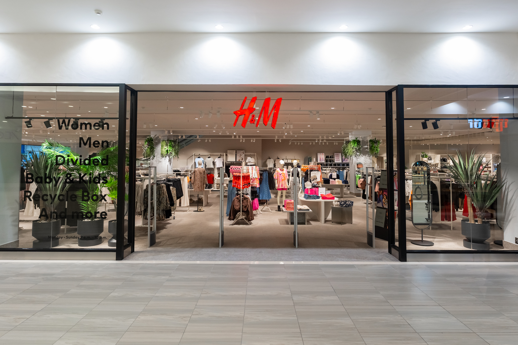 Phnom Penh City Receives H&M with Great Excitement | Cambodianess