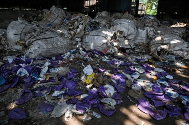 China plastic waste ban throws global recycling into chaos