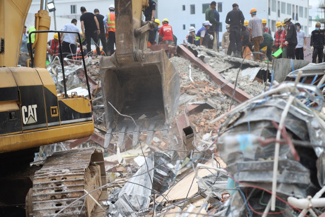 Death toll from building collapse rises to 25