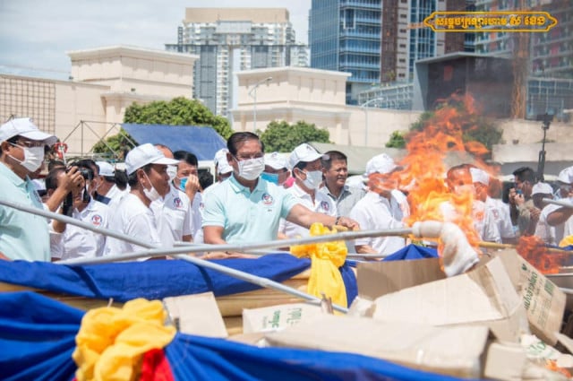 Cambodia burns 2.36 tons of drugs, illegal substances on anti-drug day