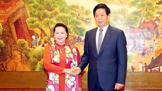 Top Chinese, Vietnamese legislators hold talks on cooperation