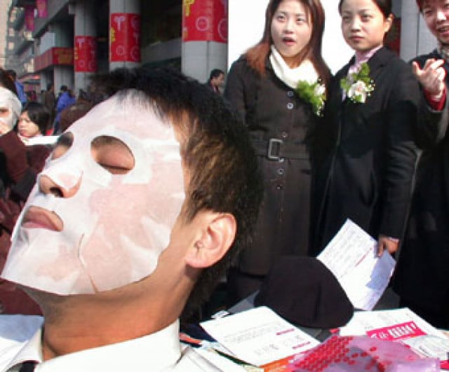 China Focus: Chinese men seek beauty under the knife