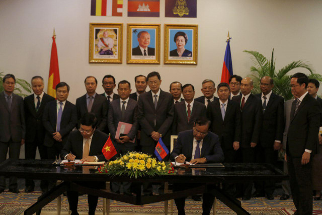 Cambodia, Vietnam pledge to boost ties