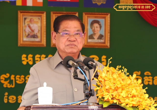 Sar Kheng Tells Officials to Listen to People