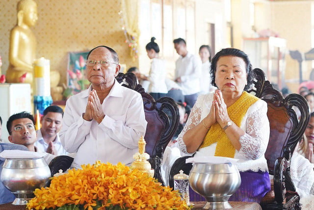 Heng Samrin celebrates Pchum Ben in Tboung Khmum