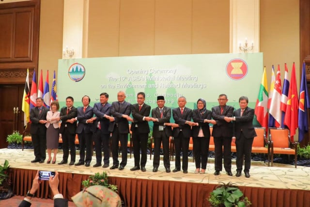 Asean Members Discuss Haze Pollution at Meeting in Cambodia 