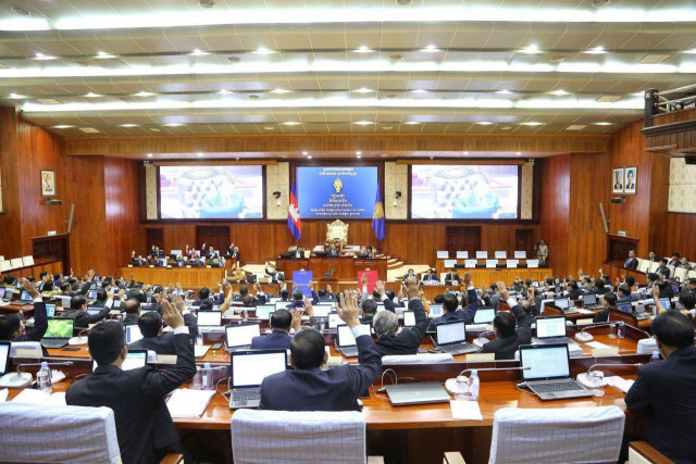 Cambodia approves boundary treaty with Vietnam