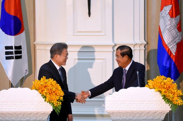 Hun Sen Cancels his Trip to South Korean due to Family Obligations 