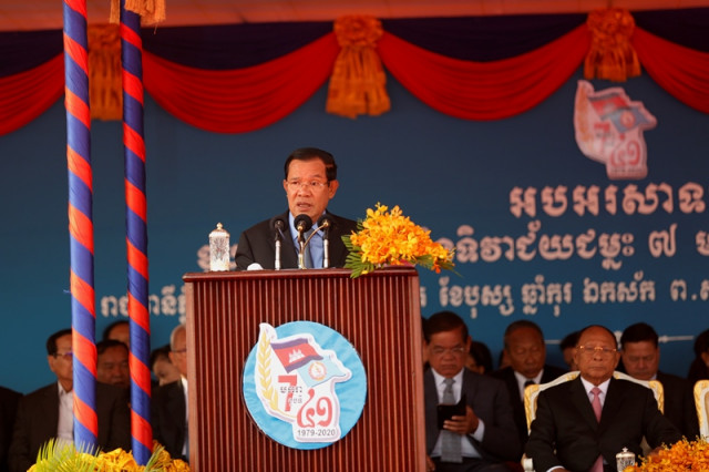 Hun Sen Tells Foreign Powers to Respect the Country’s Policies