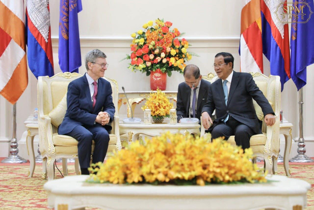 UN Economic Advisor Jeffrey Sachs Commends Cambodia’s Development Pace  