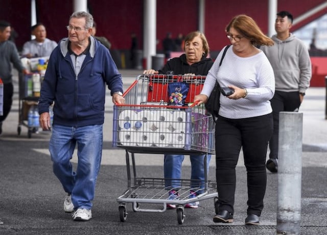 Aussie toilet paper tussle sparks call for calm