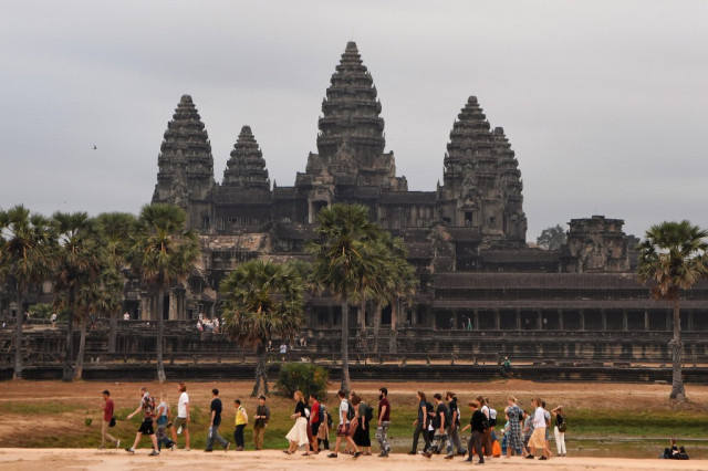 Visitors vanish from Asia's most visited sites 