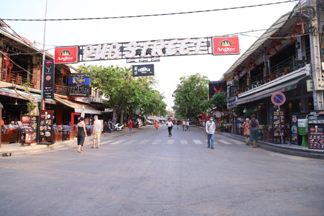 Vendors and Small Businesses in Siem Reap City Are Struggling due to the Drop in Visitors