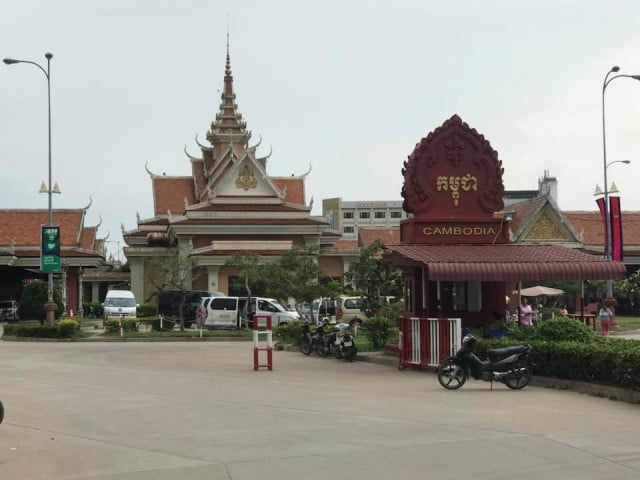 Chinese Nationals Are Detained at the Bavet International Border 