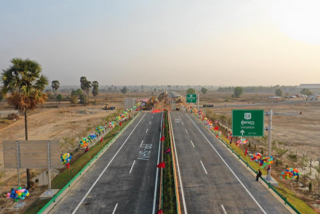 Work along the Future Phnom Penh-Sihanoukville Expressway Is ahead of Schedule