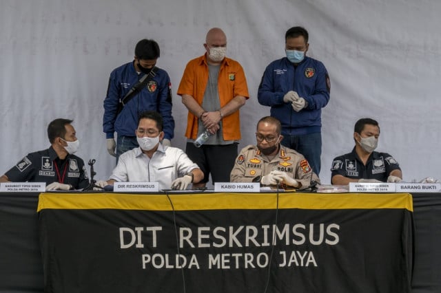 Indonesia arrests US fraud fugitive on local sex charges