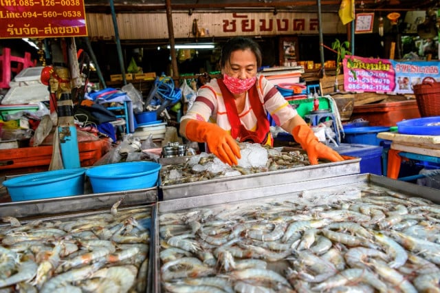 Asian markets rise as traders focus on the positives