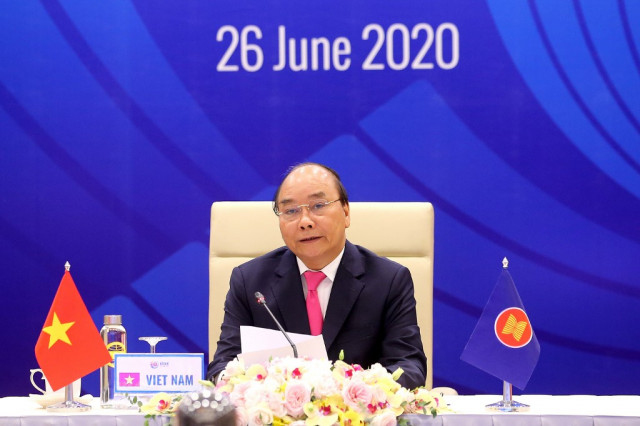 Vietnam PM warns of economic calamity at ASEAN summit