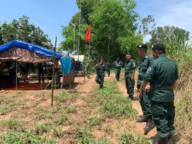Vietnam Continues to Maintain Temporary Military Camps along the Border