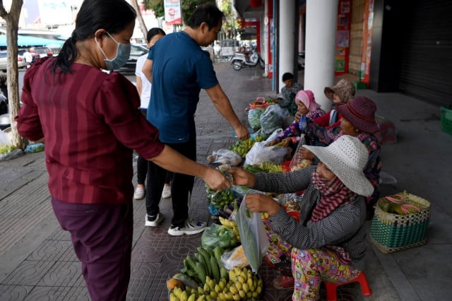 Hun Sen Warns People in the Country to Follow COVID-19 Guidelines