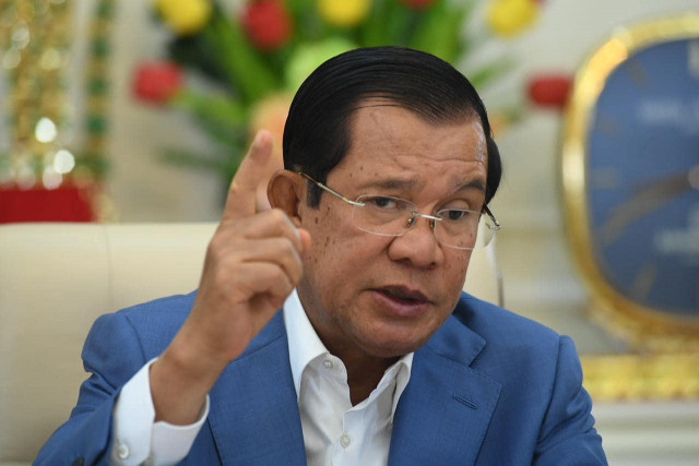 Hun Sen Warns Against Officials Abusing the Pandemic Relief Fund