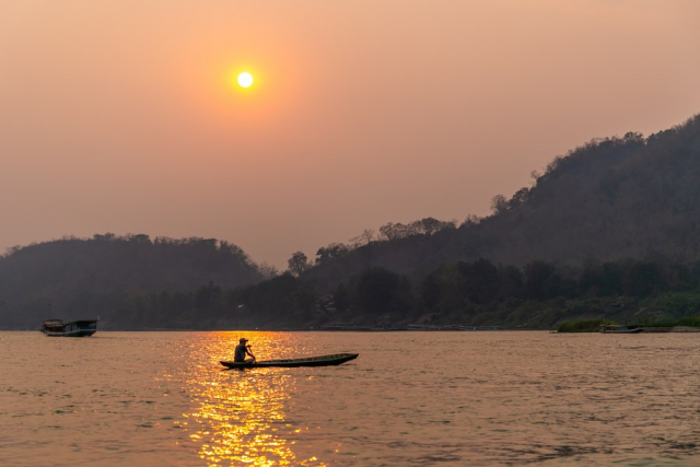 China to share annual Lancang River data with Mekong countries: premier