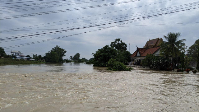 Death Toll Rises as More Provinces Hit by Floodwaters