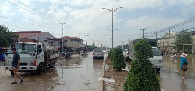 PM Hun Sen Orders Four Ministers to Address Damage Caused by Floods