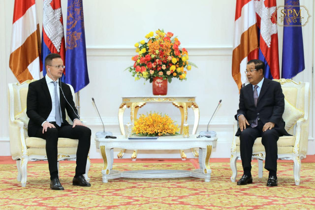 Hungarian FM Expresses Regrets for Coming to Cambodia with COVID-19