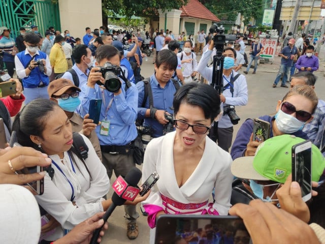 The Phnom Penh Municipal Court Postpones to 2021 the Hearing of More than 100 Former CNRP