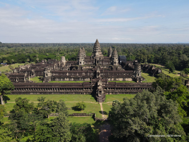 “Angkor Lake of Wonder:” the Shadow Cast over Angkor by NagaWorld 