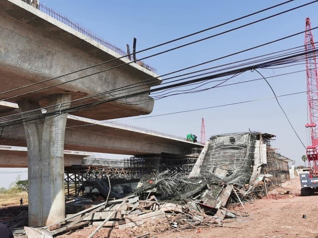 At Least Seven Cambodians Injured in Thai Overpass Collapse