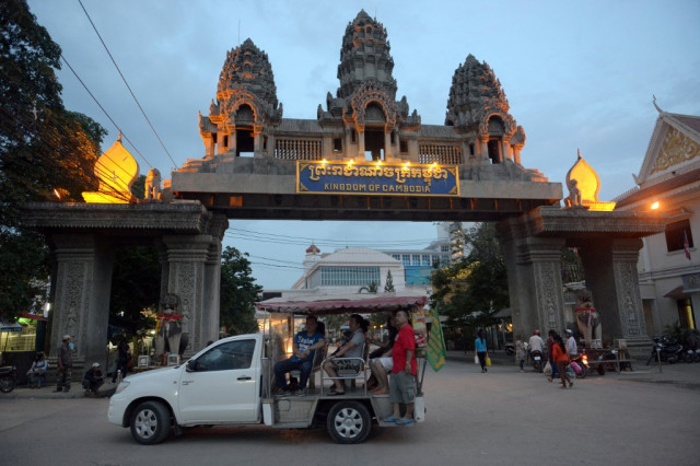 Desperation Forcing Cambodians to Cross Thai Border Illegally, Despite COVID-19