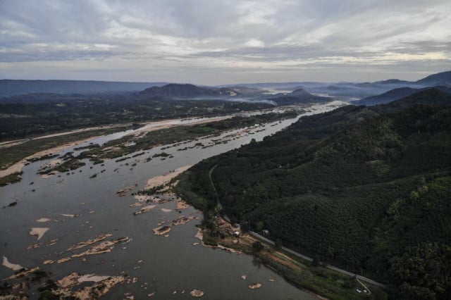 MRC Says the Mekong River Is at Worrying Low Level and Water-Color Change