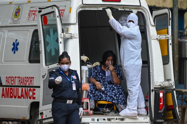India hospital fire kills 13 Covid patients