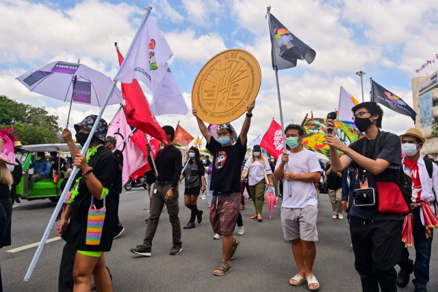 Thai democracy protesters rally despite Covid warnings
