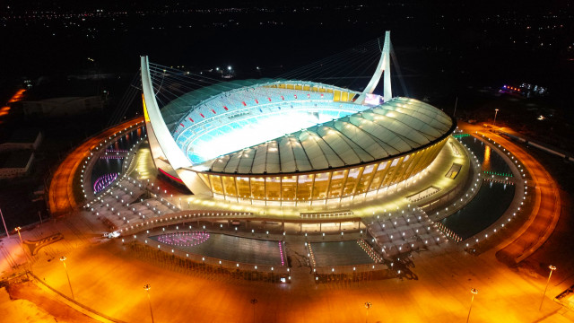 China’s Wang Yi to Hand Over National Stadium