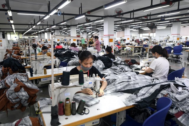 Vietnam's lockdown ensnares world's clothing giants