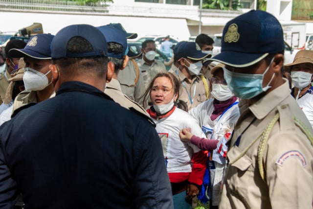 Protesters Beaten Ahead of Paris Peace Agreements 30th Anniversary