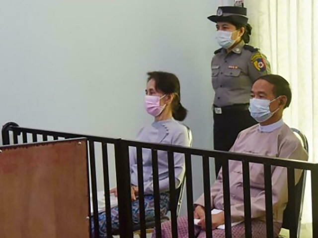 Myanmar officers who detained Suu Kyi cross-examined: source