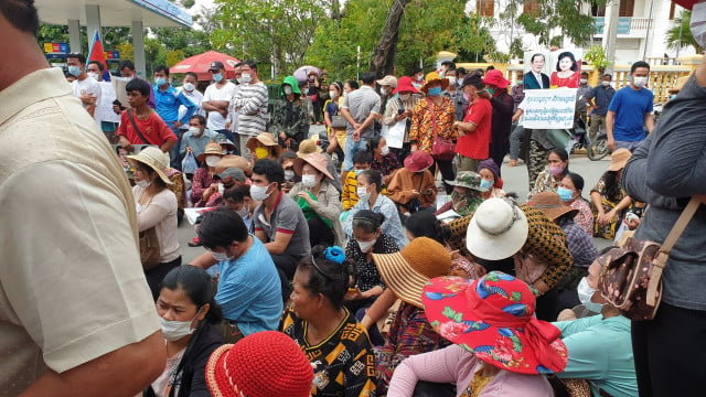 More than 1,000 Takeo Vendors Protest Planned Market Demolition