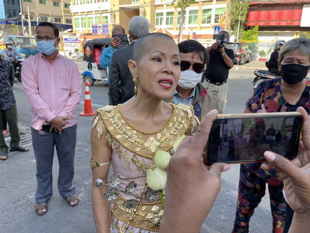 Rights Activist Seng Theary Dismisses Trial as “Political Theater,” Dresses Accordingly
