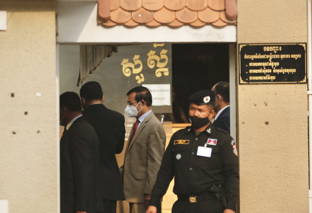 Prosecution Attempts to Coerce Confession from Kem Sokha in Exchange for Expedited Trial