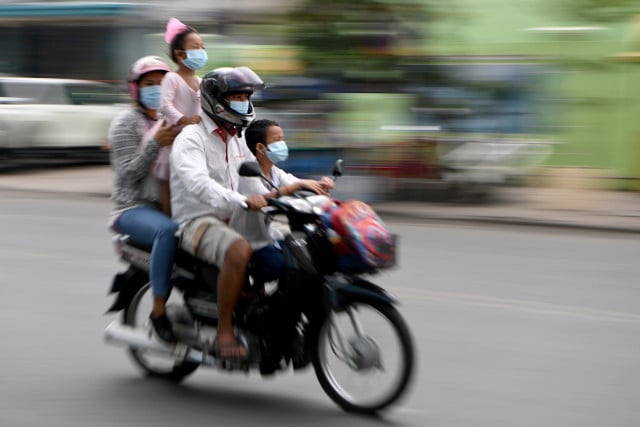 Children without Helmets, Parents Begging for a Slap