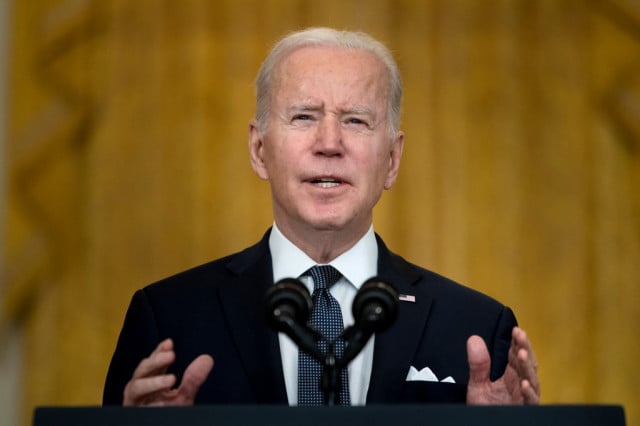 Biden sees chance for Ukraine diplomacy, keeps pressure on Moscow