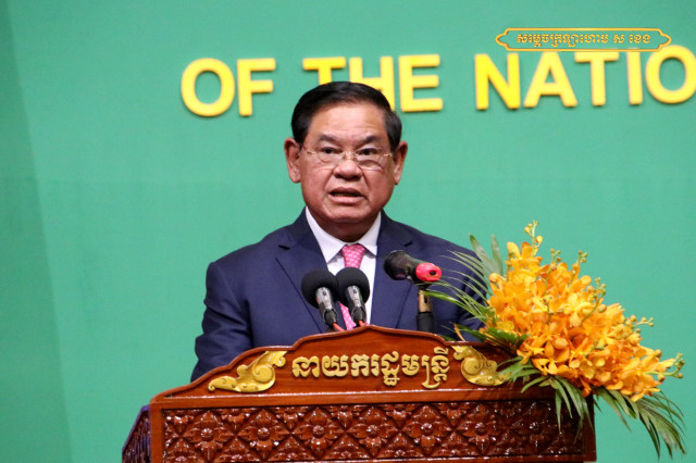 Sar Kheng Orders Local Authorities to Prevent Land Renting Along Border with Vietnam