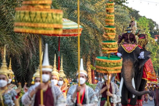 Thailand celebrates dry "water festival" for 3rd year