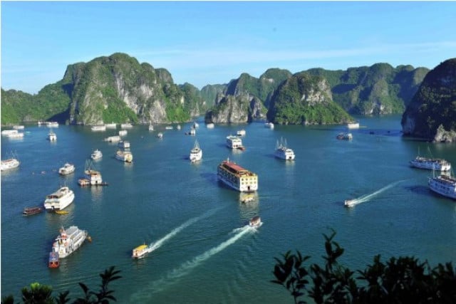 Int'l arrivals to Vietnam surge during first 4 months this year