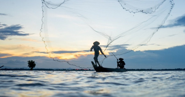 Fishermen: Dams, Illegal Fishing, Climate Change Cause Fish Decline on the Upper Mekong