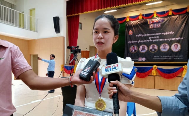 A Ratanakiri Province High School Student Beats University Students in the Ministry of Education Public Speaking Contest